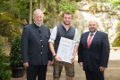 v. l. Dr. Michael Karrer, Referatsleiter im Landwirtschaftsministerium , Fichtl Tobias, Schillertswiesen, Garten- und Landschaftsbau, Gerhard Zäh, Präsident des Verbandes Garten-, Landschafts- und Sportplatzbau Bayern