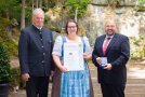 (v. l.) Dr. Michael Karrer, Referatsleiter im Landwirtschaftsministerium , Scheuerer Saskia, Obertaufkirchen, Garten- und Landschaftsbau, Gerhard Zäh, Präsident des Verbandes Garten-, Landschafts- und Sportplatzbau Bayern