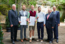 (v. l.) Dr. Michael Karrer, Referatsleiter im Landwirtschaftsministerium, Zollner Johannes, Eitting, Gemüsebau, Fenk Stephan, Grucking, Garten- und Landschaftsbau, Kuzu Abdullah, Isen, Garten- und Landschaftsbau, Gerhard Zäh, Präsident des Verbandes Garten-, Landschafts- und Sportplatzbau Bayern, Hermann Berchtenbreiter, Präsident des Bayerischen Gärtnerei-Verbandes