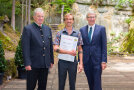 (v. l.) Dr. Michael Karrer, Referatsleiter im Landwirtschaftsministerium , Hentschel Oliver, Postbauer-Heng, Zierpflanzen, Hermann Berchtenbreiter, Präsident des Bayerischen Gärtnerei-Verbandes