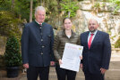 v. l. Dr. Michael Karrer, Referatsleiter im Landwirtschaftsministerium, Kehm Elisabeth, Oerlenbach, Garten- und Landschaftsbau, Gerhard Zäh, Präsident des Verbandes Garten-, Landschafts- und Sportplatzbau Bayern