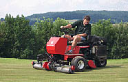 Greenkeeper bei der Arbeit