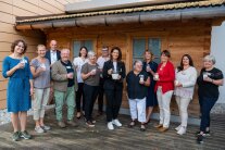 Gruppenfoto der Seminarteilnehmer mit Ministerin (Foto: Judith Schmidhuber/StMELF)