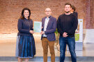 v. l. Ministerin Michaela Kaniber, Oliver Götzlich, Valentin Stadlmeier