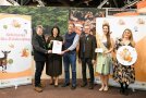 Michaela Kaniber mit den Gewinnern der Kategorie Landwirtschaft