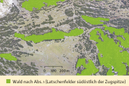 Luftbild der Zugspitze mit grünen Flächen gekennzeichneten Latschenfeldern