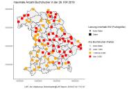 Bayernkarte mit roten, orangen und grauen Vierecken für die Anzahl der gefangenen Buchdrucker je Fallenstandort. Rot für >3.000 Stück, orange für > 1.000 und grau für keine Daten.