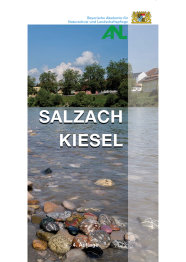 Weißes Buchcover mit Foto eines Flusses mit Kieseln