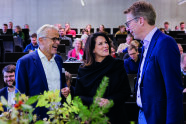 Eric Veulliet (rechts), Staatsministerin Michaela Kaniber und Staatsminister Markus Blume