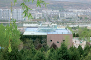 Das neu eröffnete Walderlebniszentrum oberhalb der Stadt Tianshui (Provinz Gansu, China), Foto: H. Förster